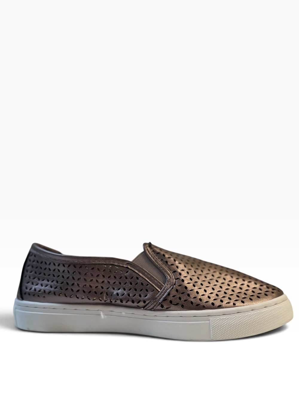 NWOT MIA Editha Metallic Perforated Slip On Sneakers Size 7